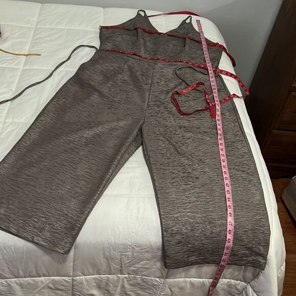 AX Paris Curve Pantsuit Sz US 16 UK 20 Pewter Silver V Neck Sleeveless 💯 Poly - Picture 9 of 9